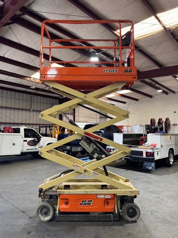 Scissor Lifts & Mobile Elevated Work Platforms